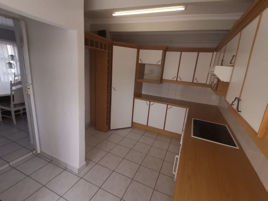 4 Bedroom Property for Sale in Bonza Bay Eastern Cape
